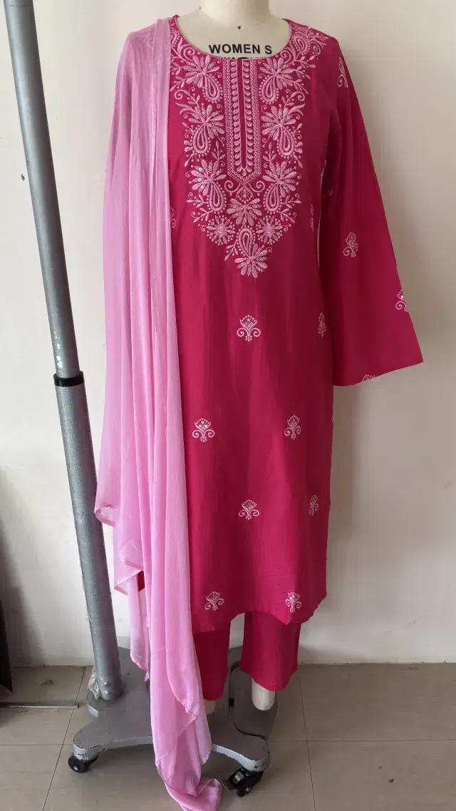 Garment product photo without a model, as used for ghost mannequin editing